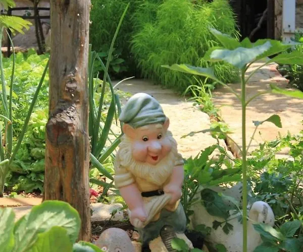 7984a Apartment Cres