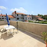 7984a Apartament *